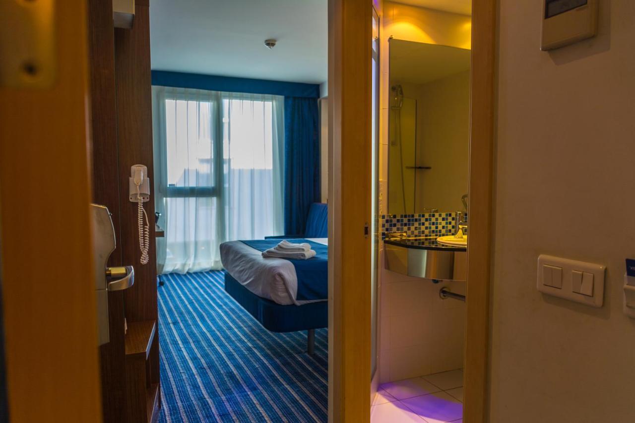 Holiday Inn Express Madrid Leganes By Ihg Extérieur photo