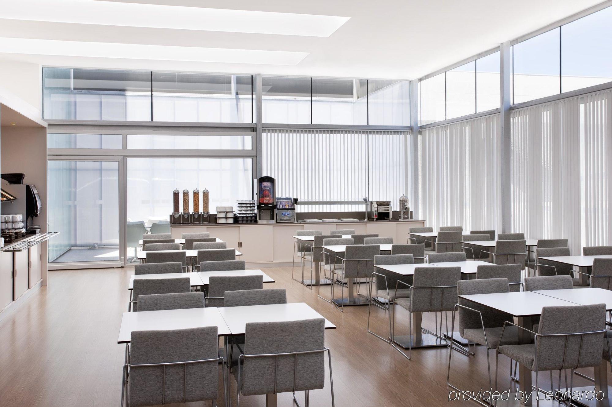 Holiday Inn Express Madrid Leganes By Ihg Restaurant photo