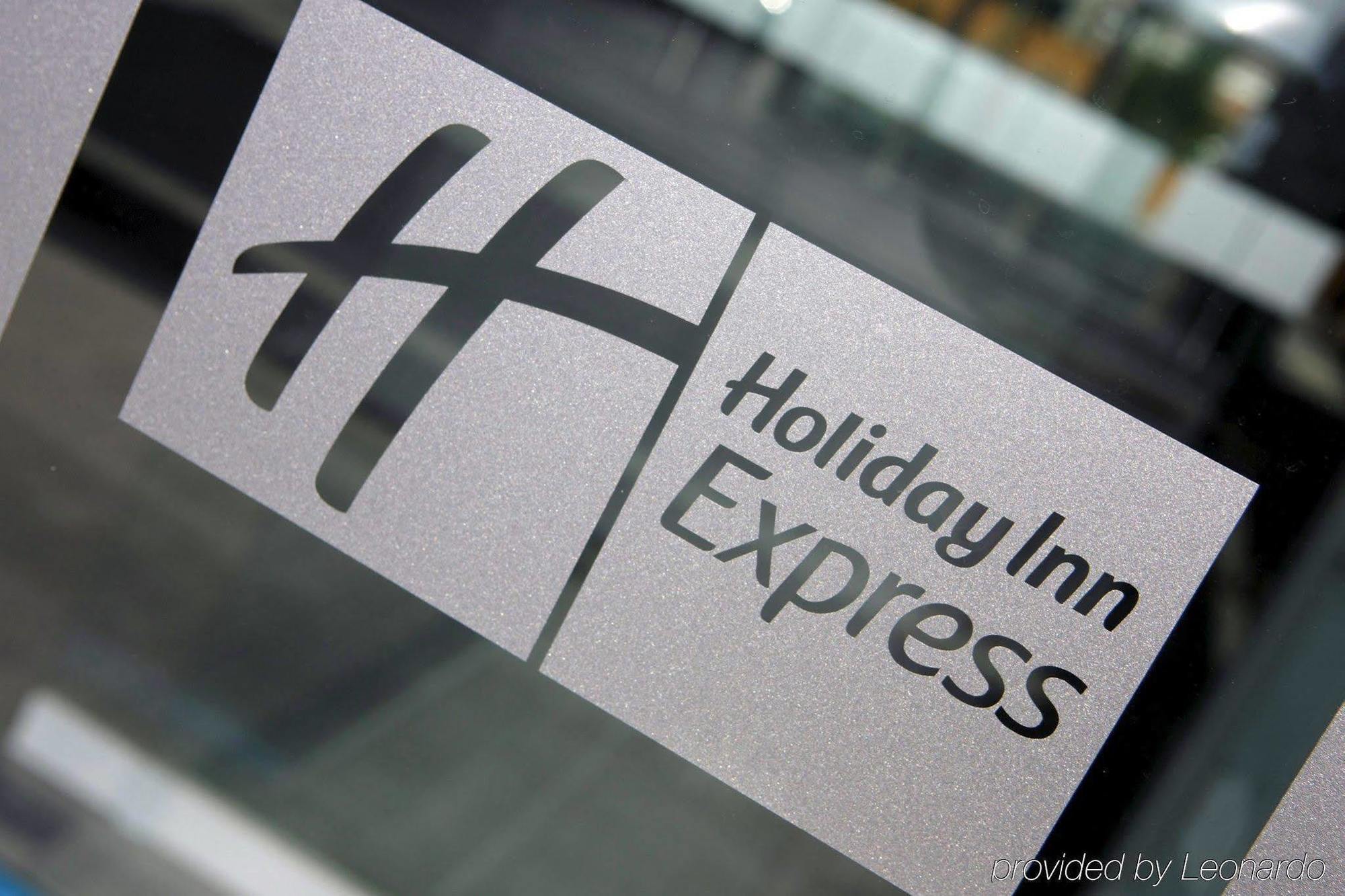 Holiday Inn Express Madrid Leganes By Ihg Extérieur photo